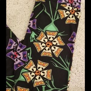 New lularoe nightmare before Christmas leggings